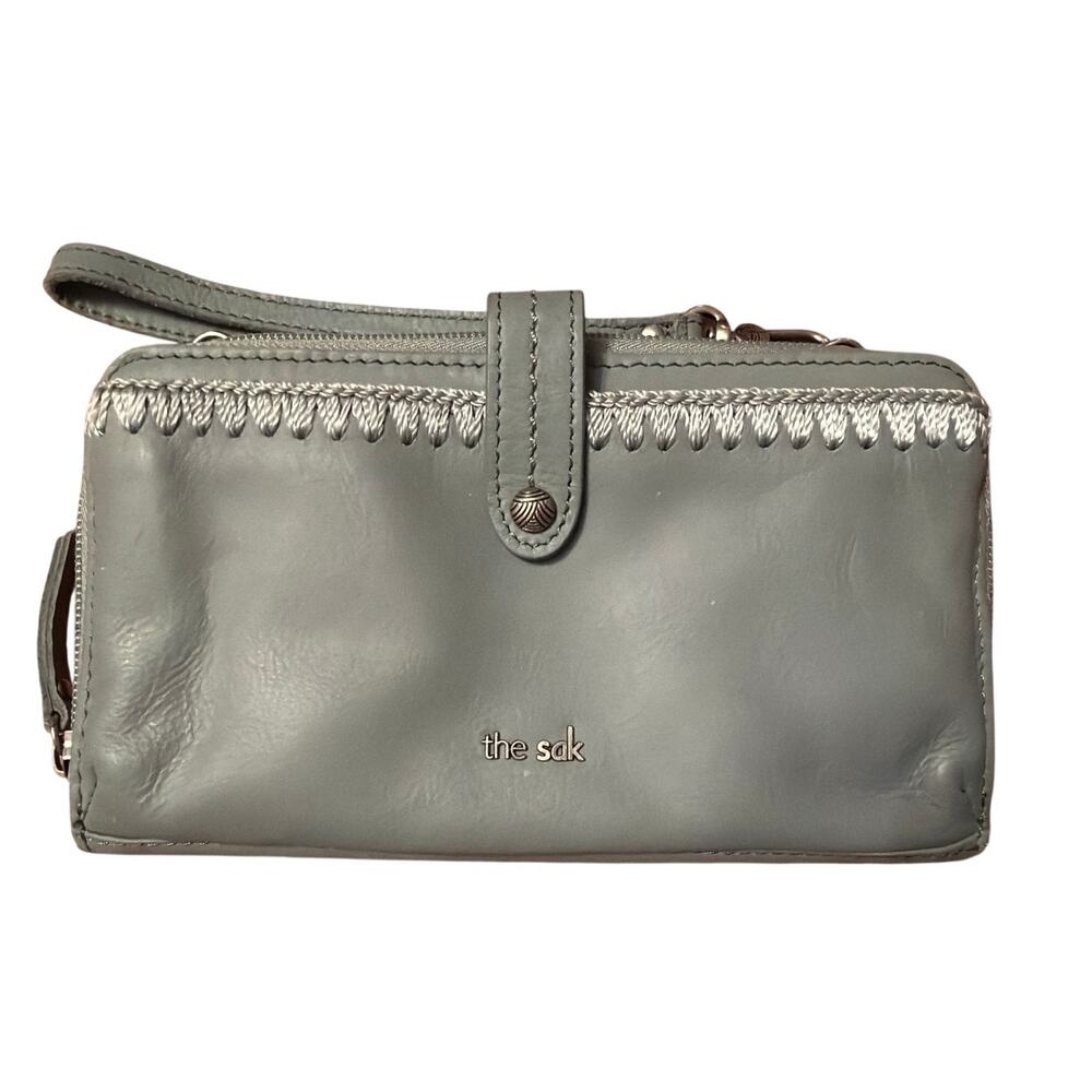 The SAK Iris Smartphone Crossbody Wristlet Gray Crochet Wallet - Picture 1 of 12